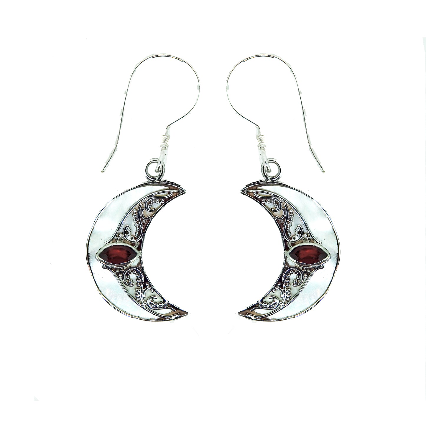 (256YGAMOP) Moon Shape Earrings.
