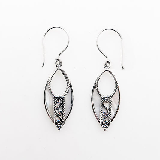(375BMOP) Mother of pearl drop earring