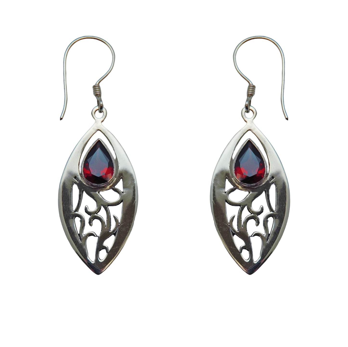 (380BGA) Silver earring with pear shape garnet gemstone