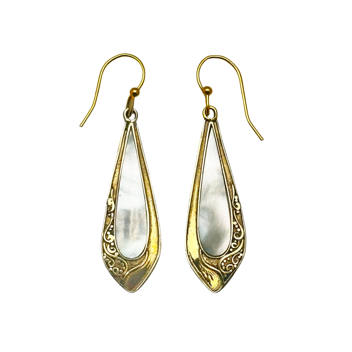 (BR236ZMOP) Gold Tone Mother of Pearl Teardrop Earrings
