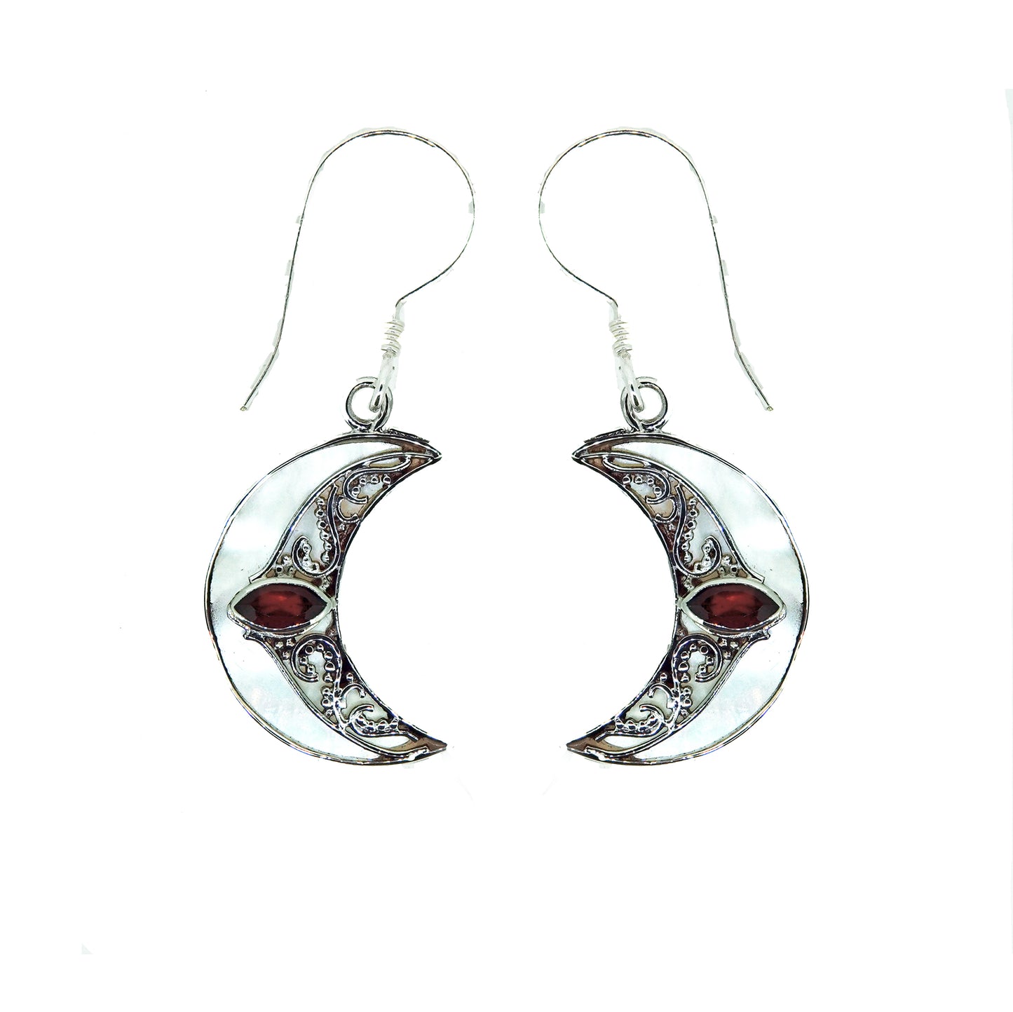 (256YGAMOP) Moon Shape Earrings.