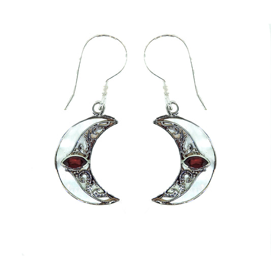 (256YGAMOP) Moon Shape Earrings.