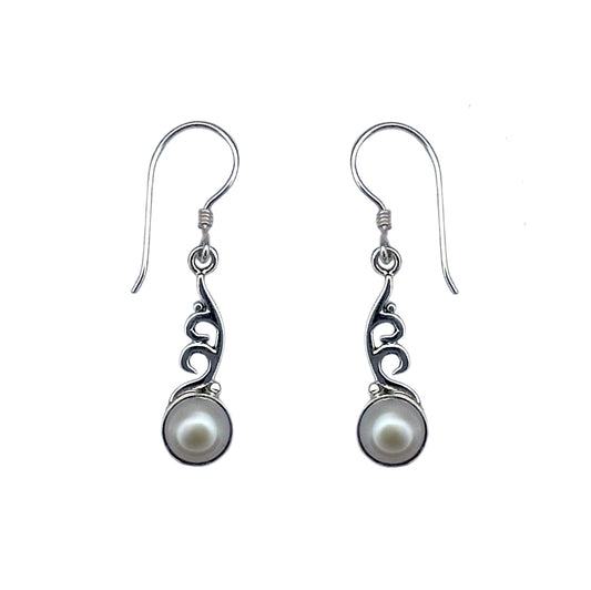 (366BPL) Pearl drop earring