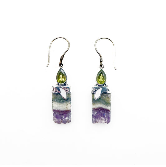 (374BPEMOP) Peridot, mother of pearl and crystal earring