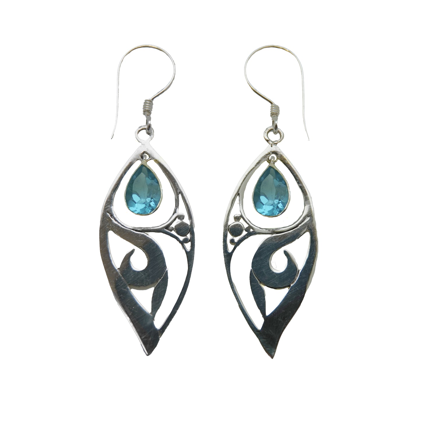 (378BBT) Silver earring in blue topaz