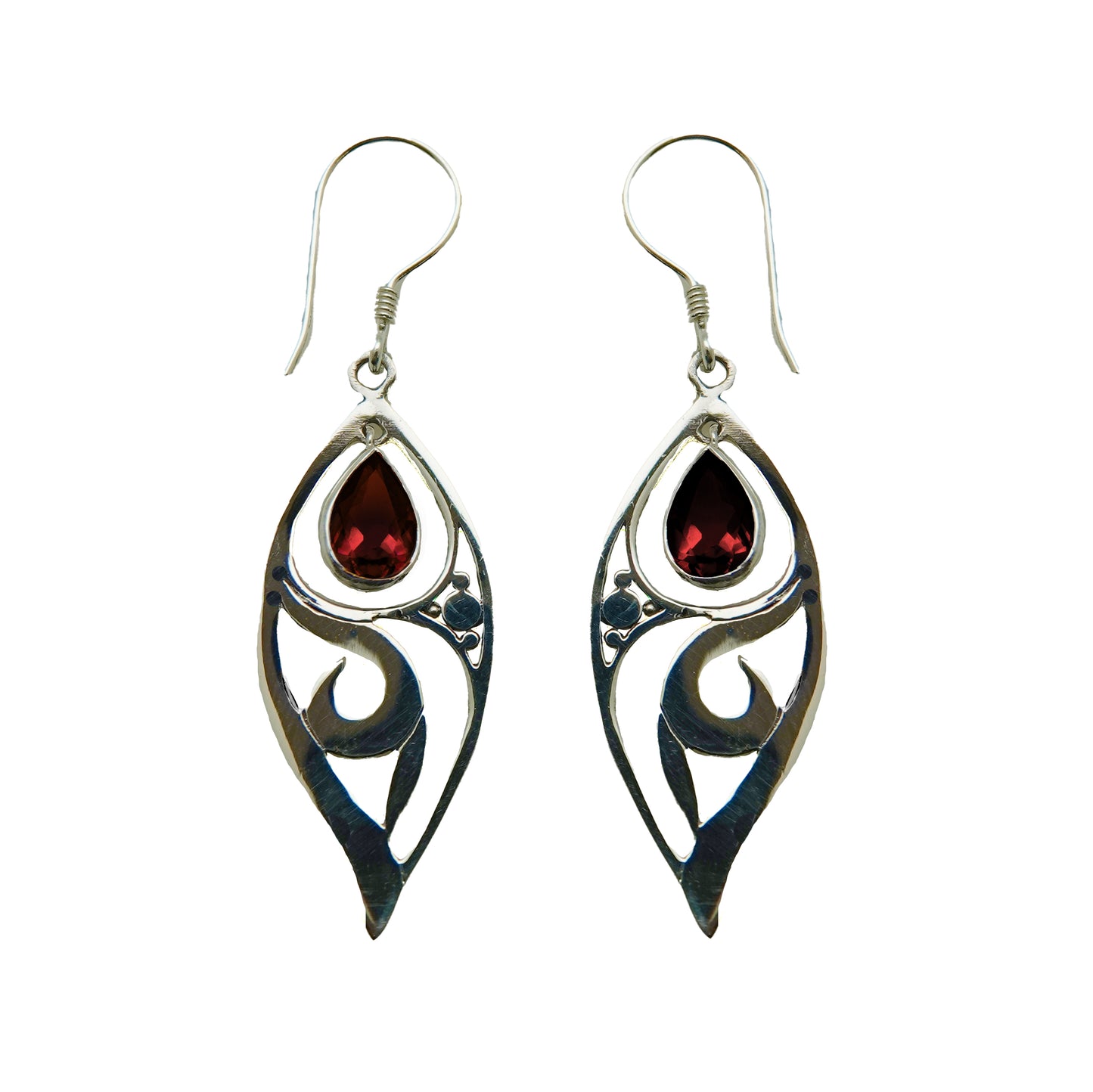 (378BGA) Silver dangle earring in garnet