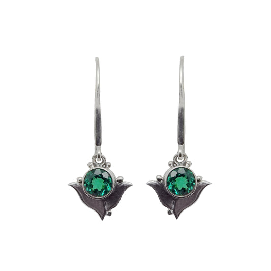 (392BEGQ) Silver dangle earring in emerald green quartz.