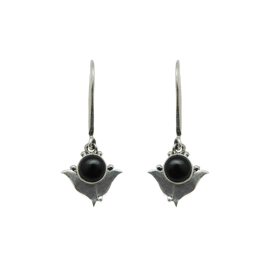 (392BON) Silver dangle earring in onyx