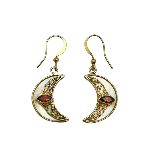 (BR256YGAMOP) Garnet & Mother Of Pearl Crescent Moon Earrings