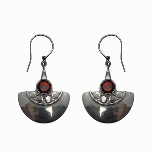 (SP104GA) Garnet Crescent Glow