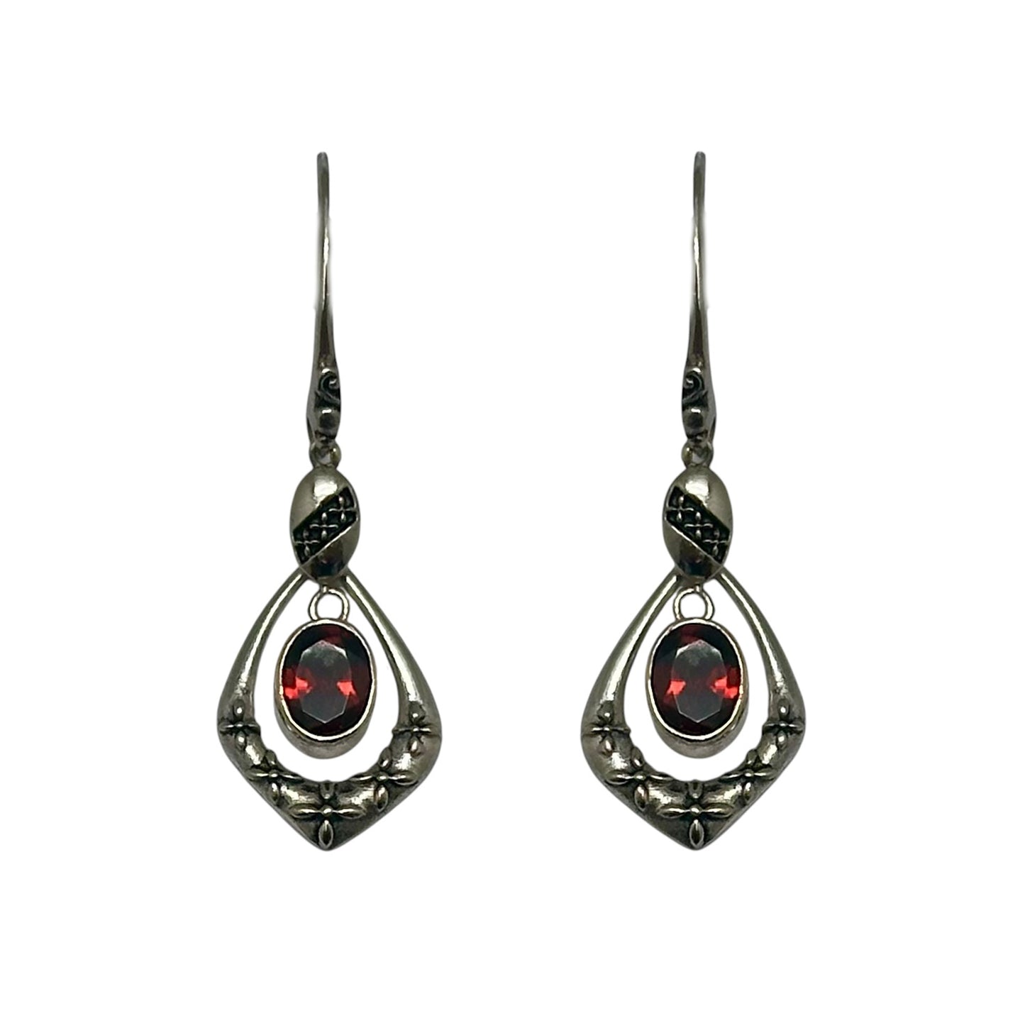 (SP305AGA) Elegant Garnet Drop Earrings