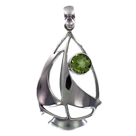 (658DPE) Peridot Silver Sail Boat Pendant